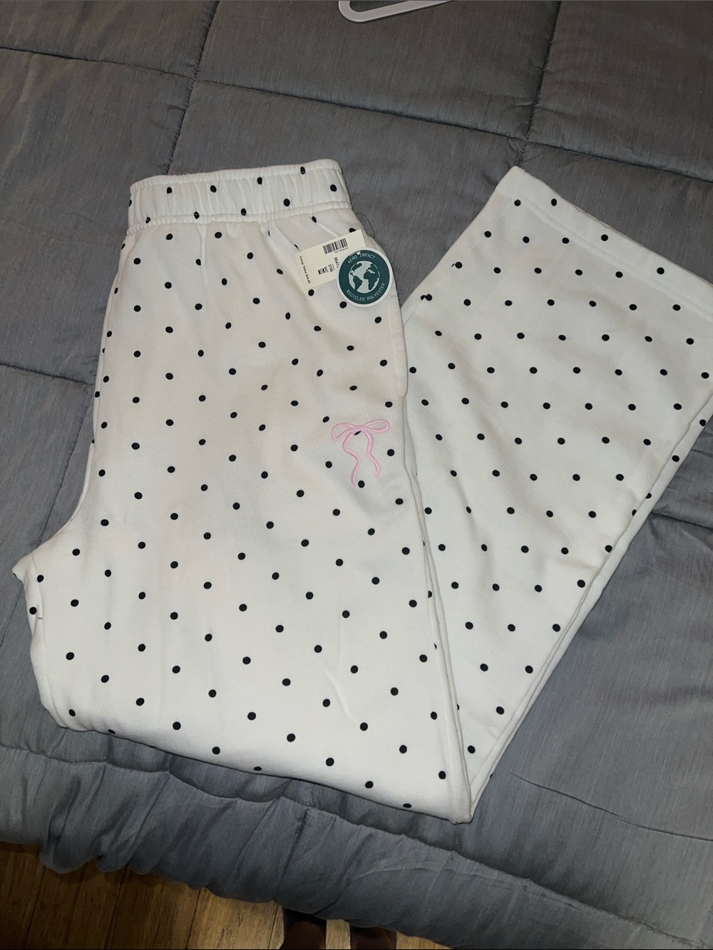 NWT AERO sweatpants
